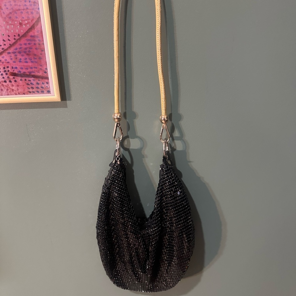 La Regale Vintage Shimmering Black Evening Bag - Picture 6 of 6
